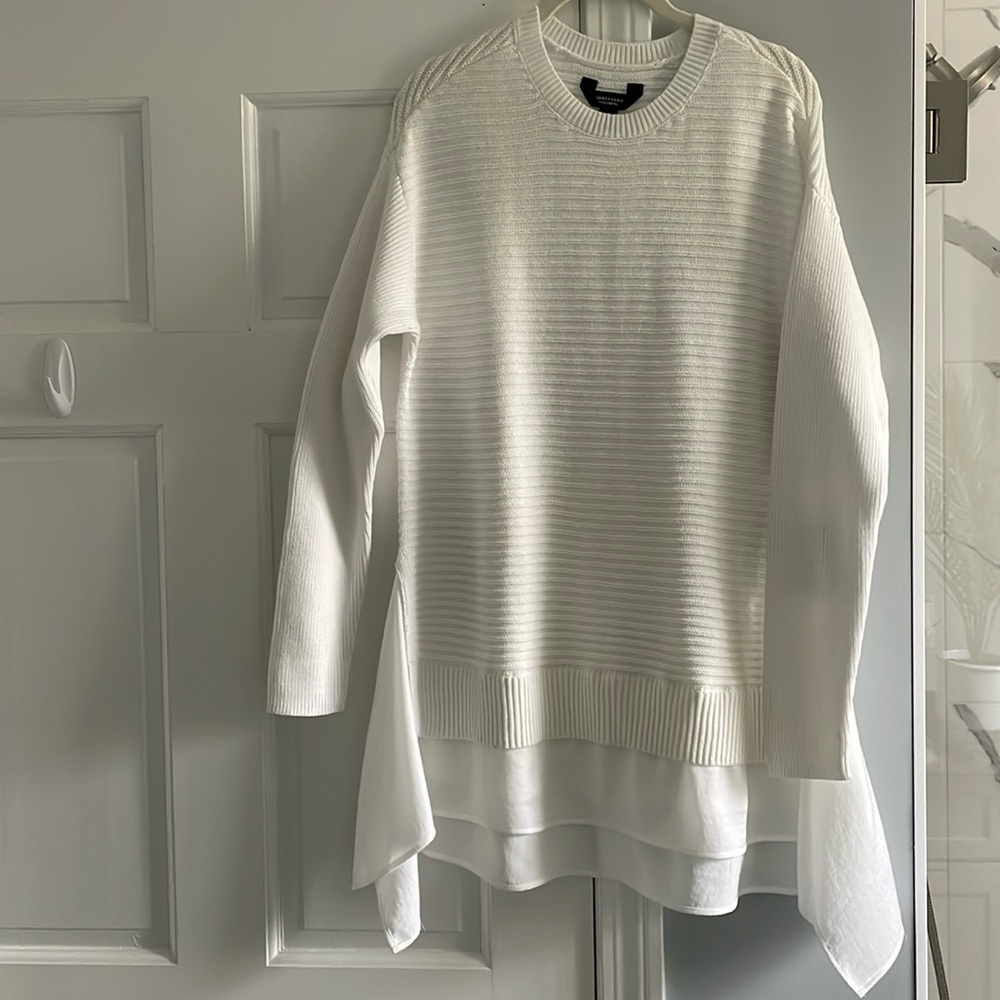 NWT Simply Vera Vera Wang White Sweater with Handkerchief Hemline